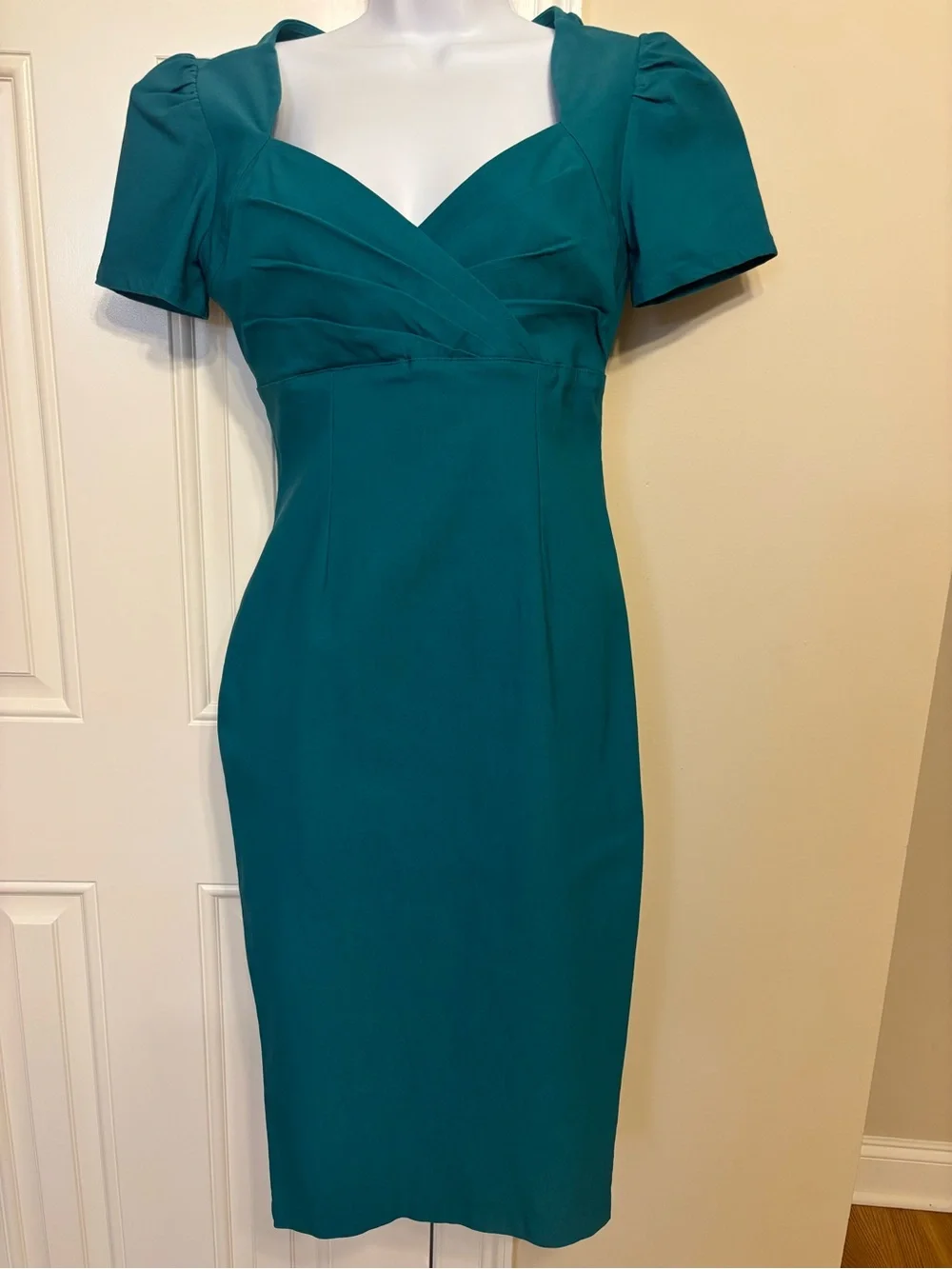 Pinup Couture Dress - Picture 2 of 6